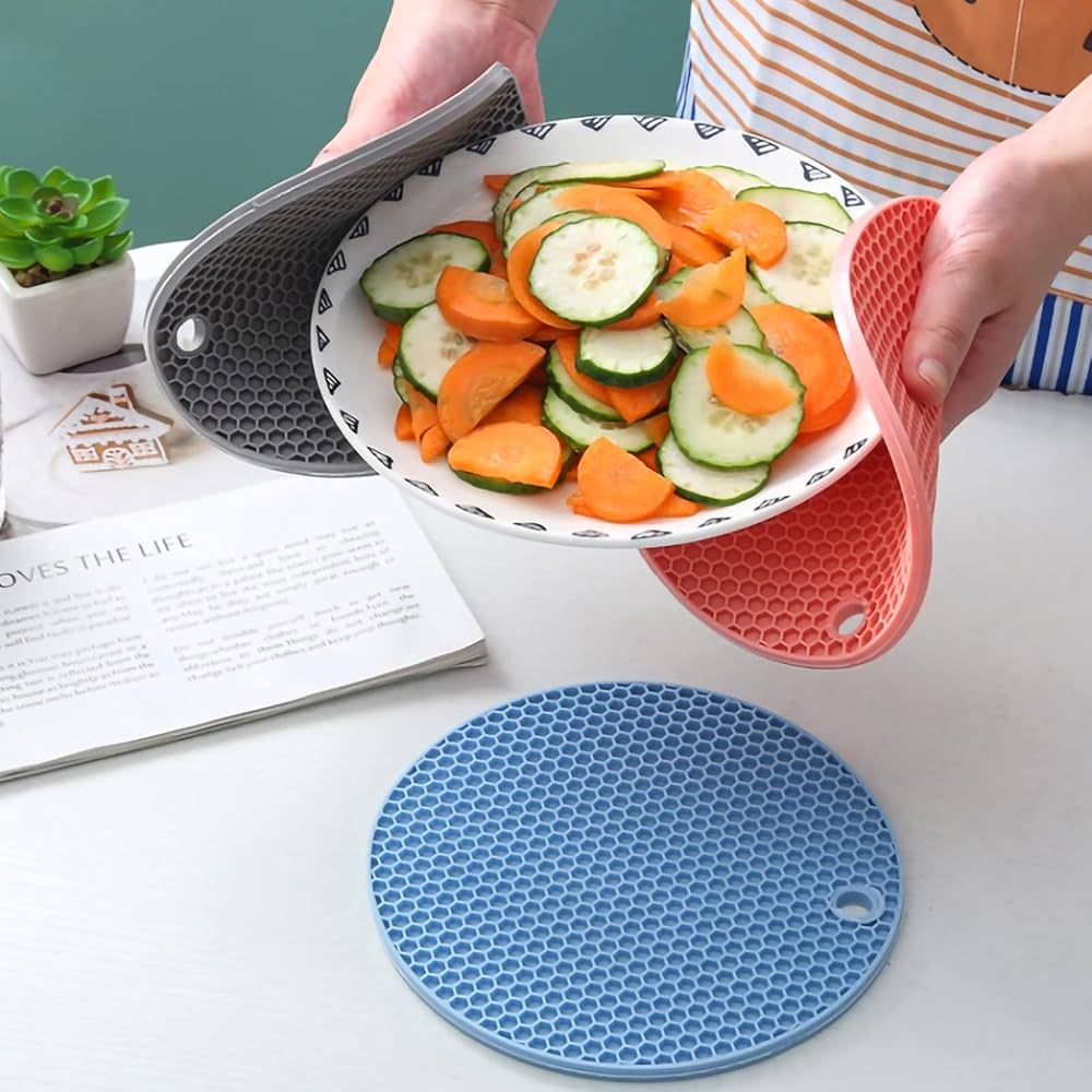(Pack of 2) Silicone Rubber Heat Resistant Non Slip High Temperature Easy To Clean Table Mats with Hanging Hole For Pots