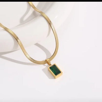 Green Emerald with Herringbone Chain