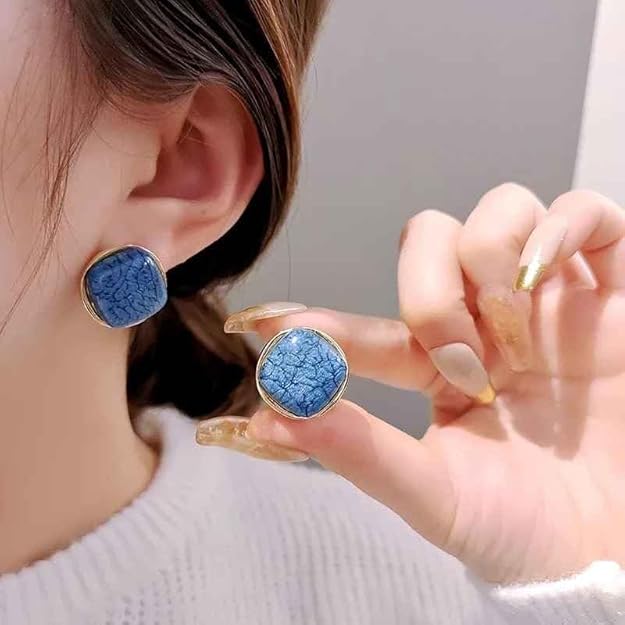 Blue & white Studs ( Multicolor )
