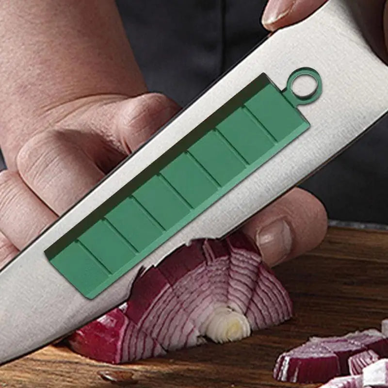 MagniBlade Pro - Magnet Cutting Non-Stick Knife Tool