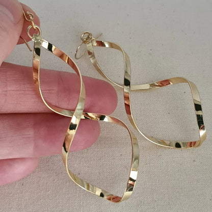 Wave dangle shape Earrings for women